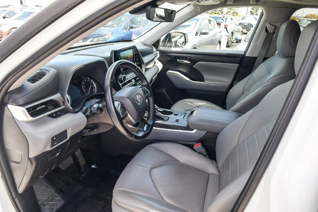 Thumbnail: 2021 Toyota Highlander - 11