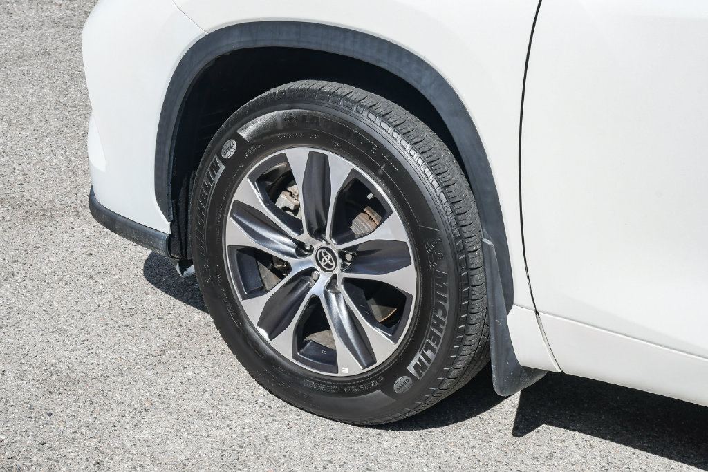 Thumbnail: 2021 Toyota Highlander - 7