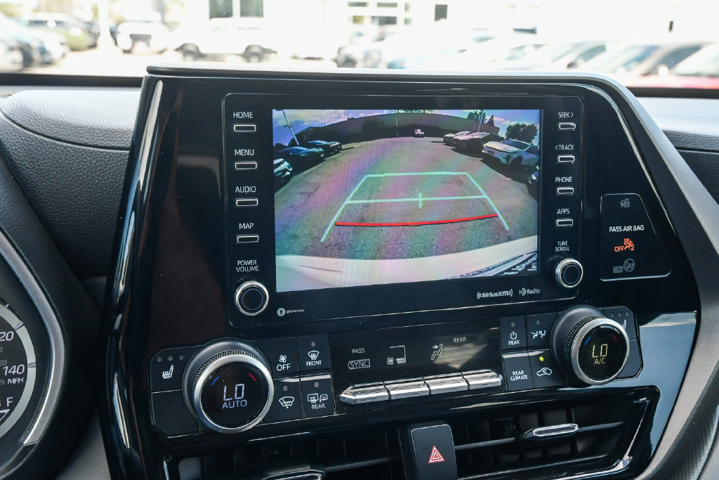 Thumbnail: 2021 Toyota Highlander - 27