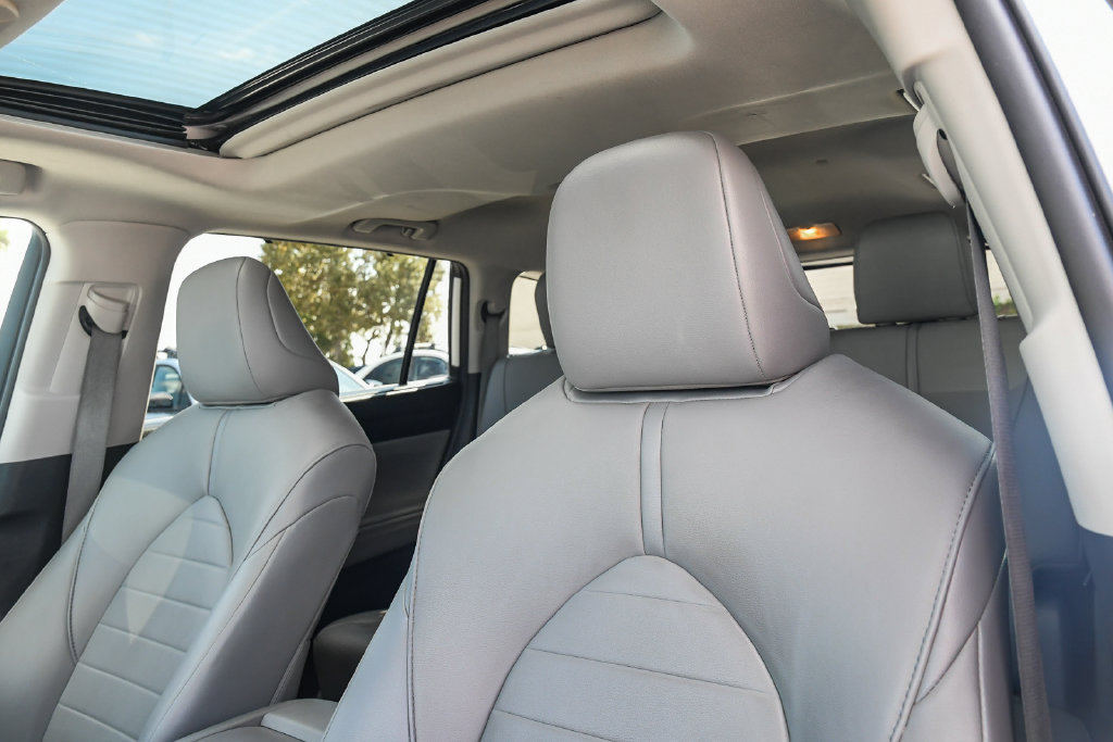 Thumbnail: 2021 Toyota Highlander - 23