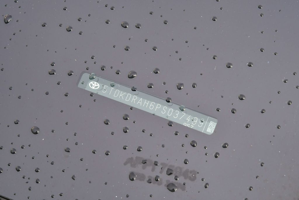 Thumbnail: 2023 Toyota Highlander - 28