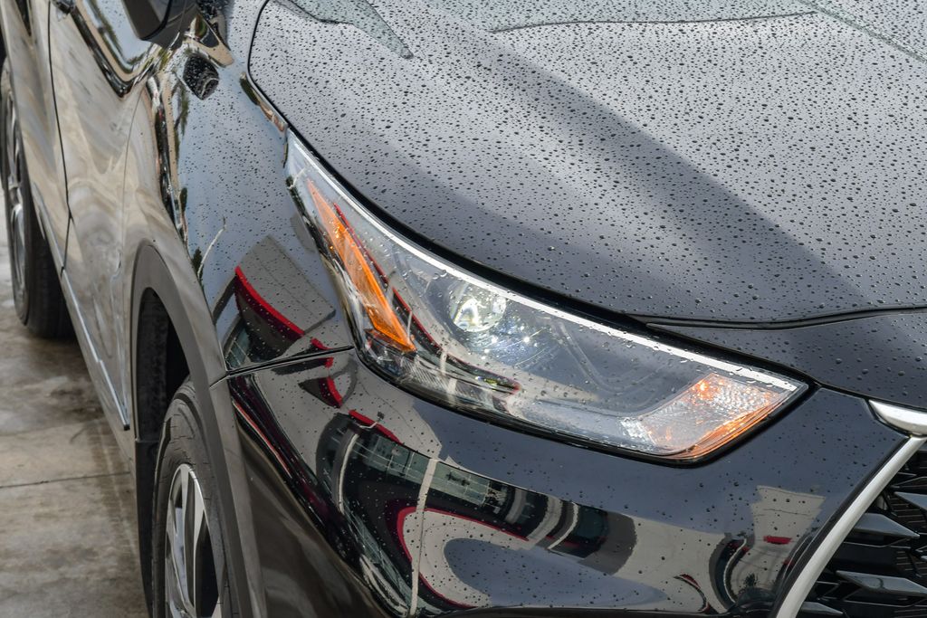 Thumbnail: 2023 Toyota Highlander - 17