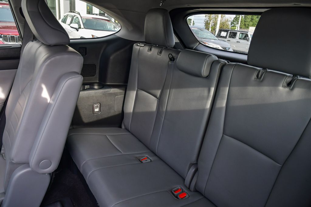 Thumbnail: 2023 Toyota Highlander - 23