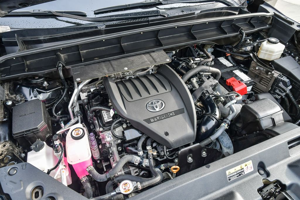 Thumbnail: 2023 Toyota Highlander - 8