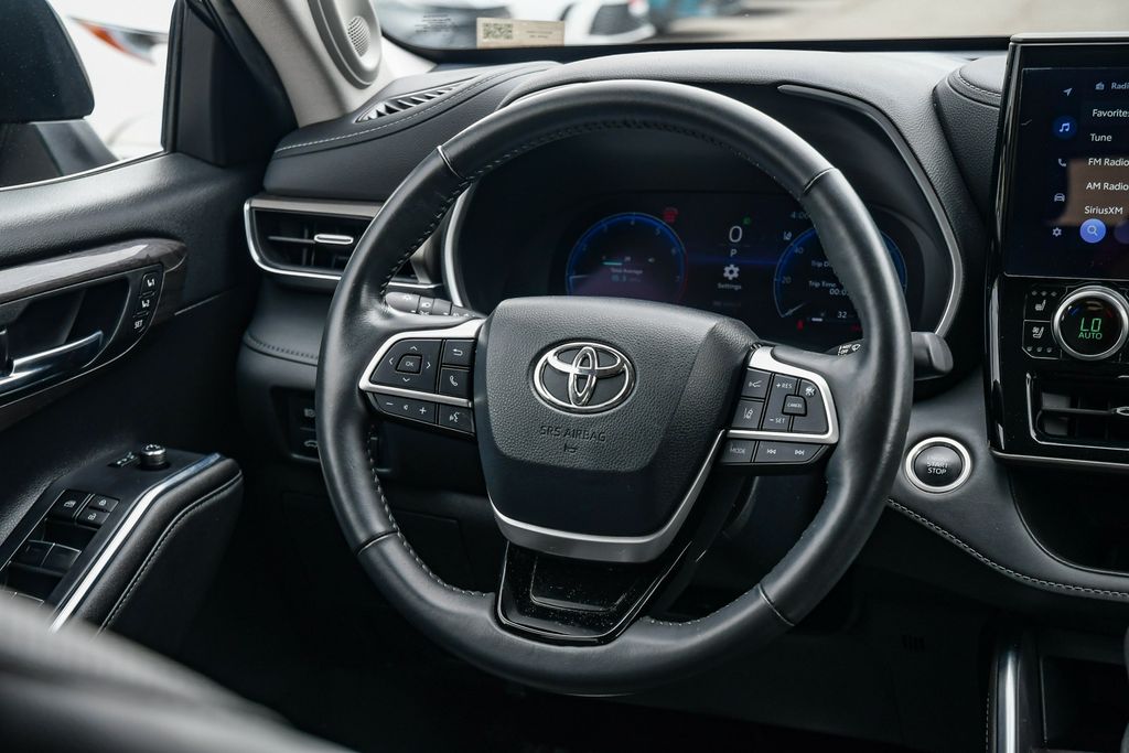 Thumbnail: 2024 Toyota Highlander - 2