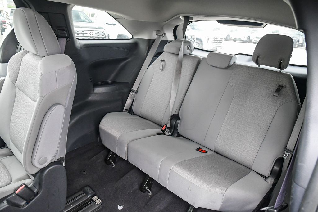 Thumbnail: 2025 Toyota Sienna - 22