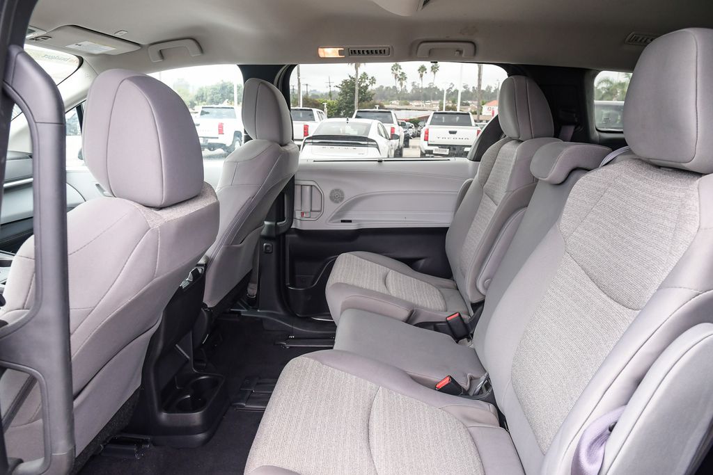 Thumbnail: 2025 Toyota Sienna - 11