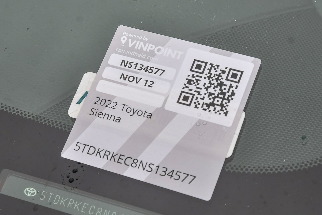 Thumbnail: 2022 Toyota Sienna - 16