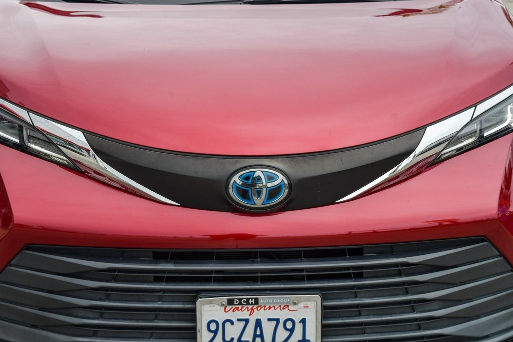 Thumbnail: 2022 Toyota Sienna - 18