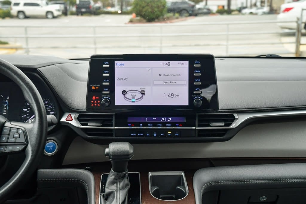 Thumbnail: 2022 Toyota Sienna - 13