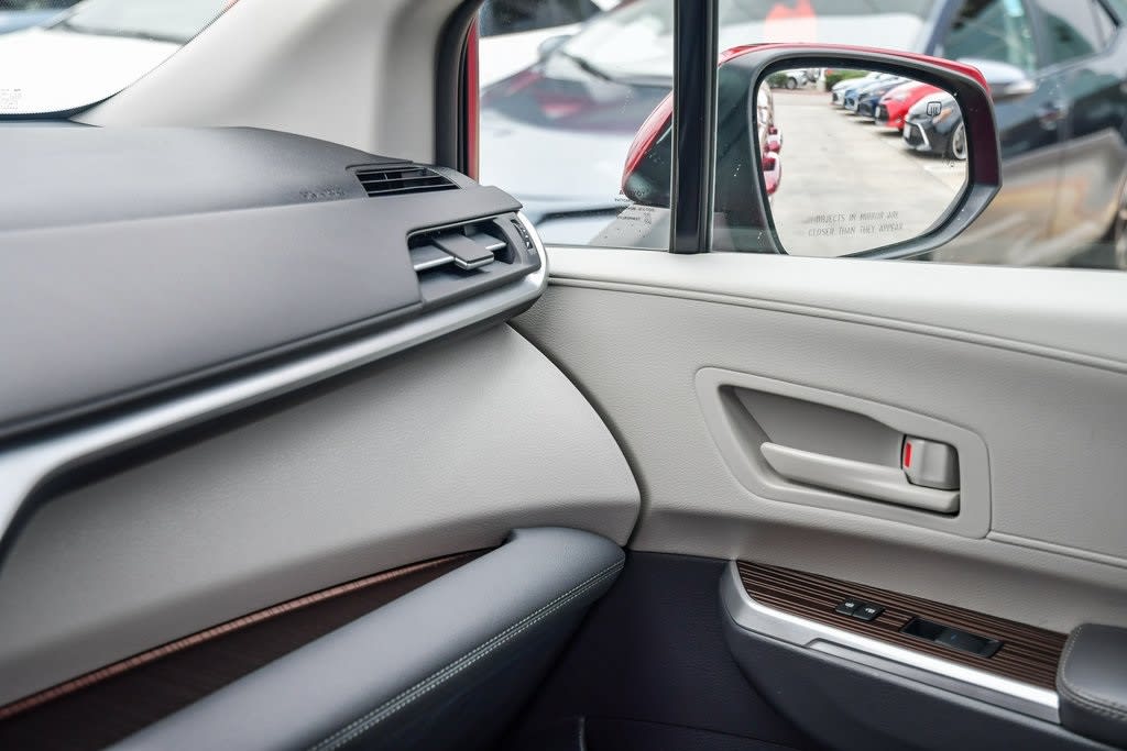 Thumbnail: 2022 Toyota Sienna - 29