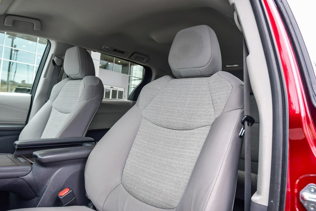 Thumbnail: 2022 Toyota Sienna - 24