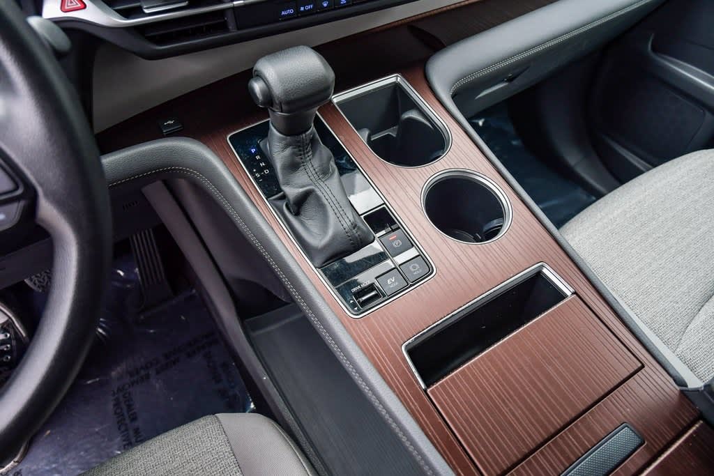 Thumbnail: 2022 Toyota Sienna - 14