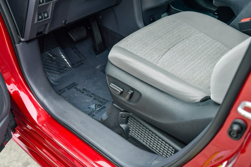 Thumbnail: 2022 Toyota Sienna - 27