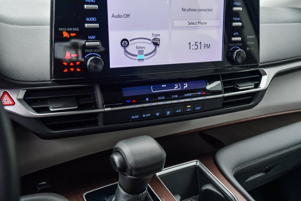 Thumbnail: 2022 Toyota Sienna - 28