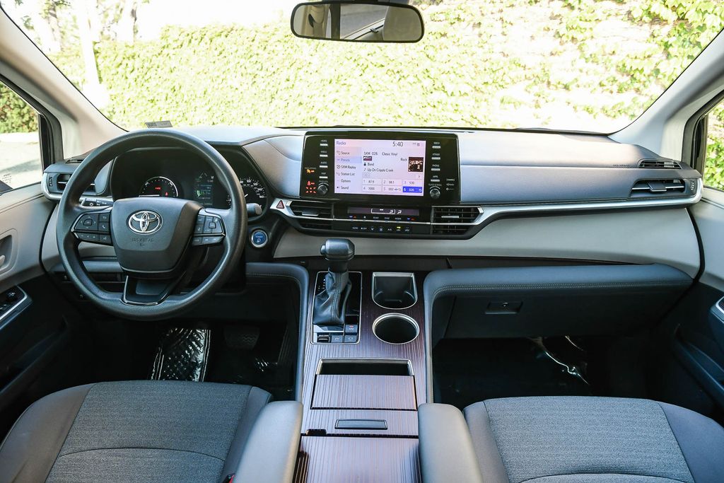 Thumbnail: 2024 Toyota Sienna - 9