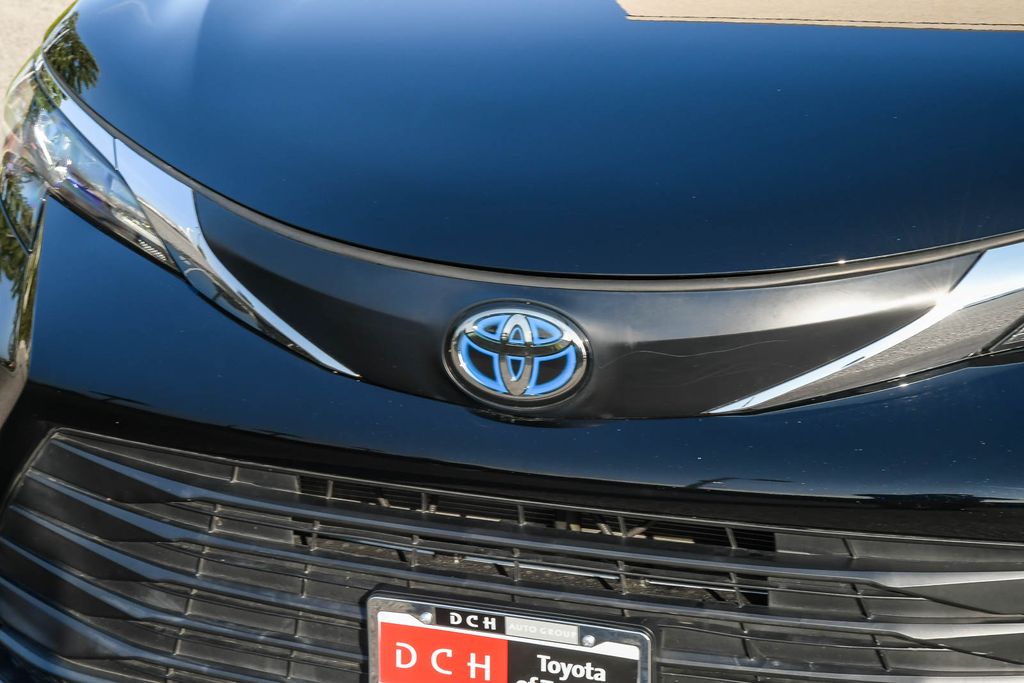 Thumbnail: 2024 Toyota Sienna - 6