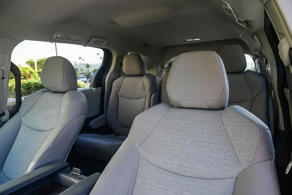 Thumbnail: 2024 Toyota Sienna - 11