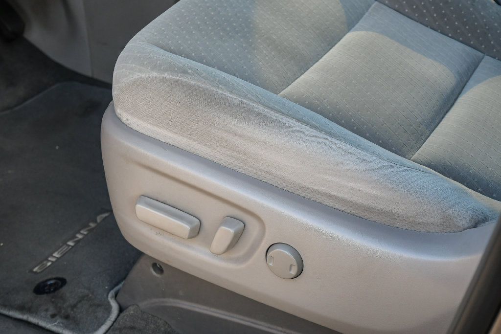 Thumbnail: 2018 Toyota Sienna - 30