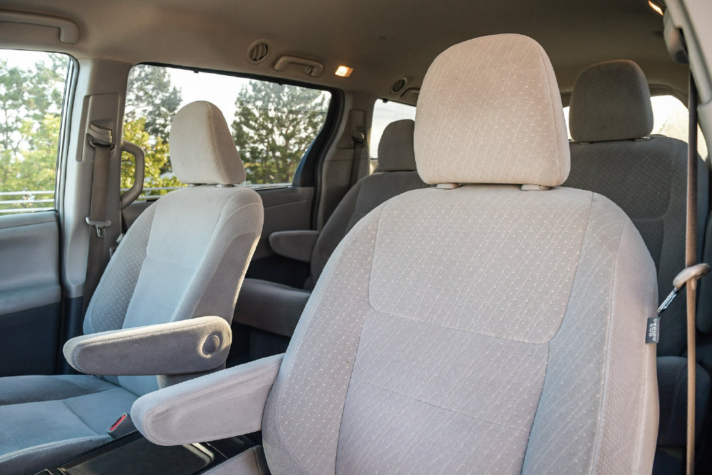 Thumbnail: 2018 Toyota Sienna - 26