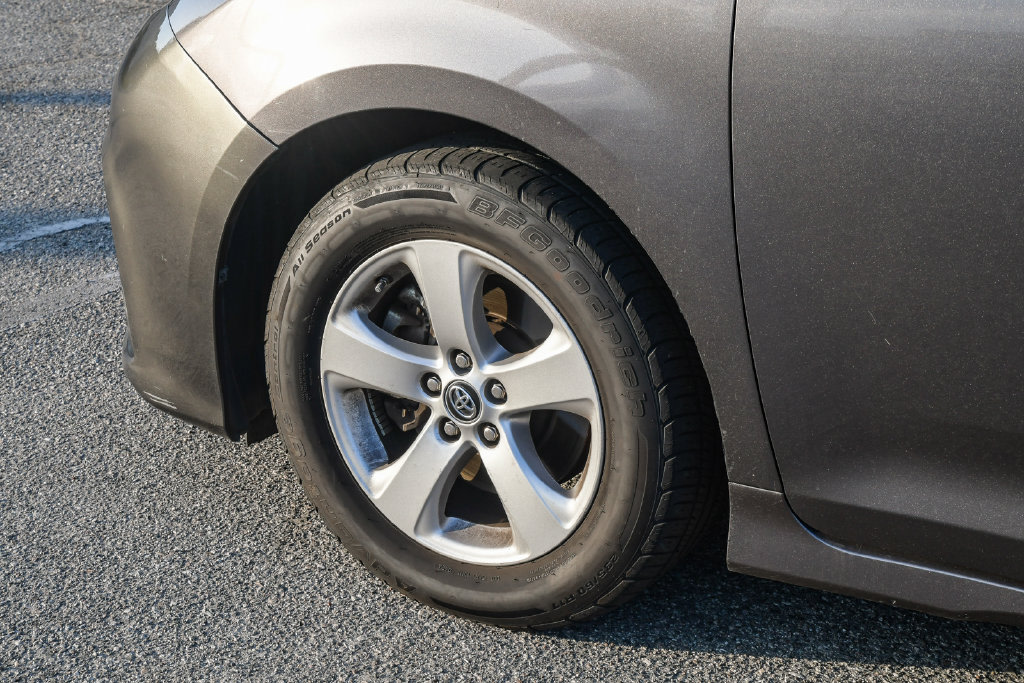 Thumbnail: 2018 Toyota Sienna - 6