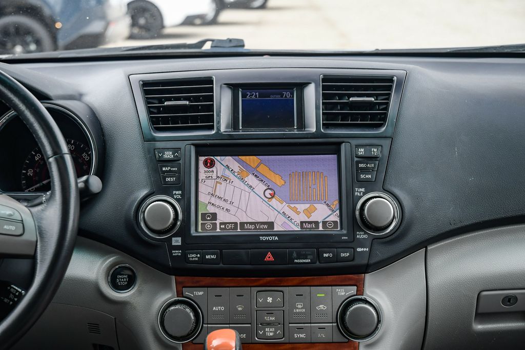 Thumbnail: 2010 Toyota Highlander - 12