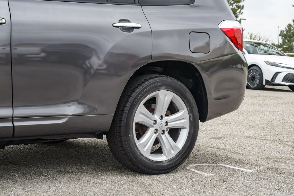 Thumbnail: 2010 Toyota Highlander - 21