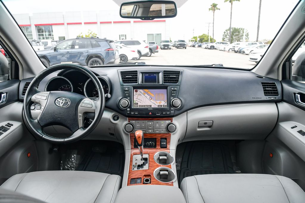 Thumbnail: 2010 Toyota Highlander - 8