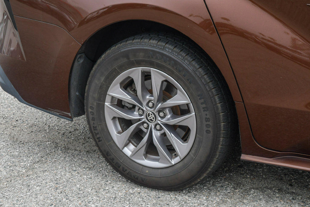 Thumbnail: 2021 Toyota Sienna - 6