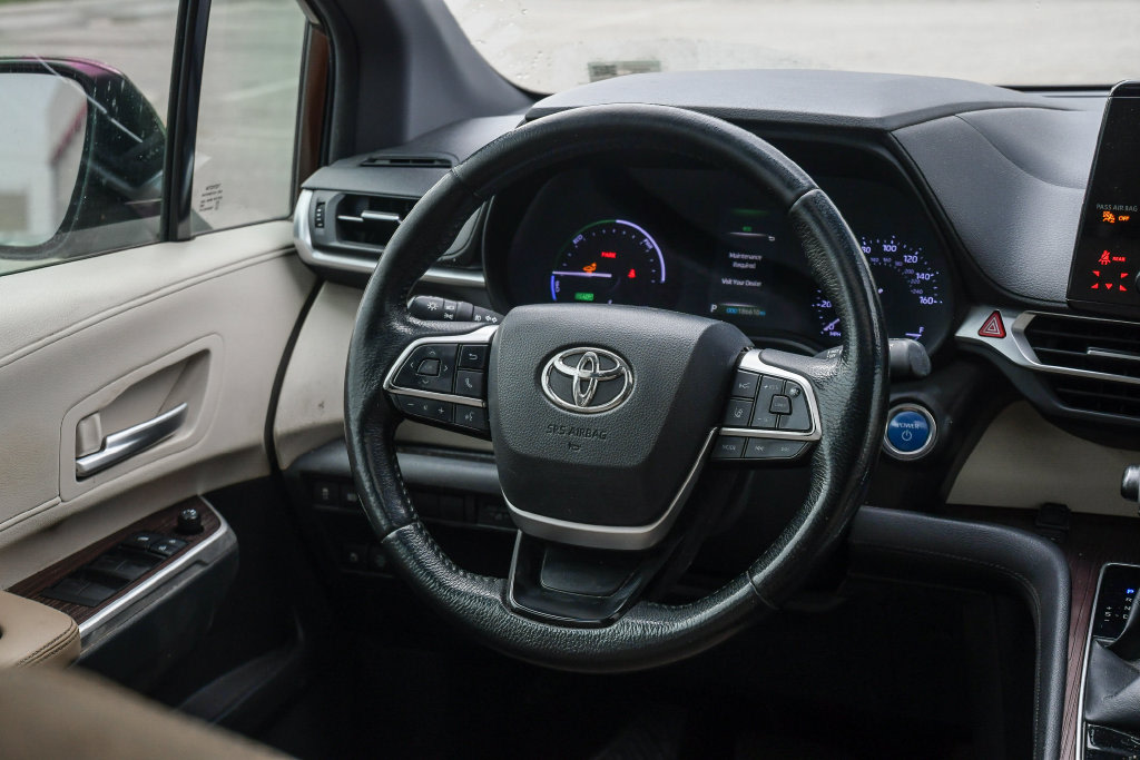 Thumbnail: 2021 Toyota Sienna - 2