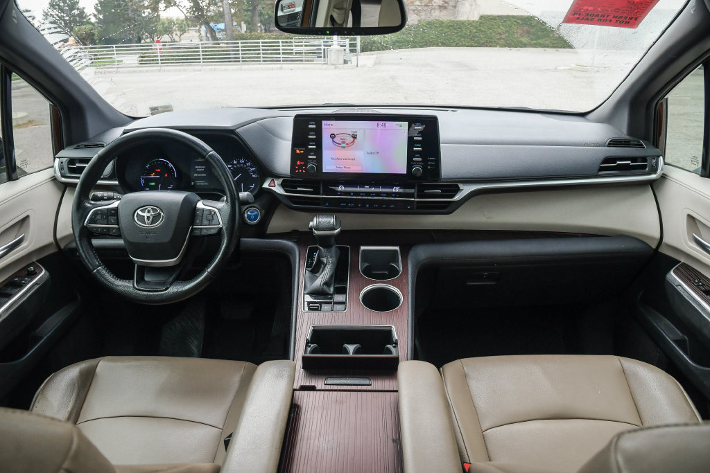 Thumbnail: 2021 Toyota Sienna - 7