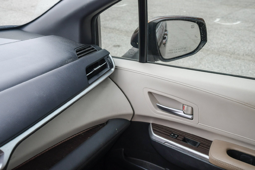 Thumbnail: 2021 Toyota Sienna - 25
