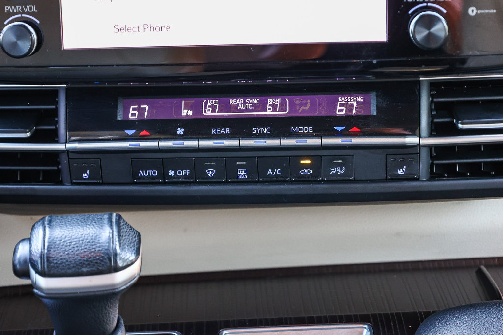Thumbnail: 2021 Toyota Sienna - 13