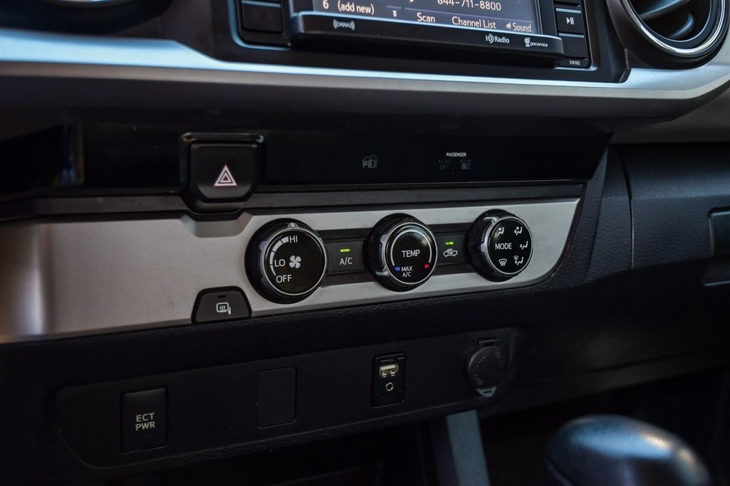 Thumbnail: 2016 Toyota Tacoma - 26