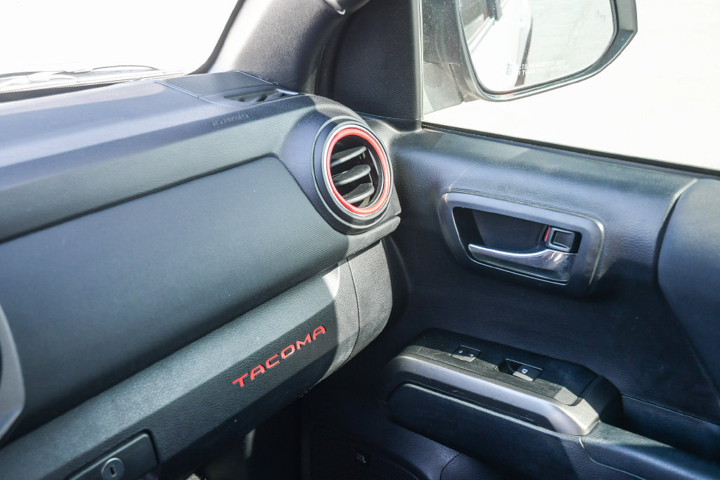 Thumbnail: 2019 Toyota Tacoma - 23