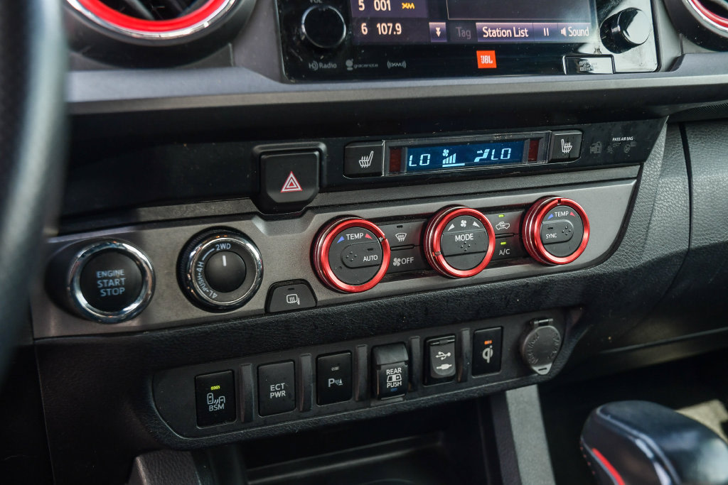 Thumbnail: 2019 Toyota Tacoma - 24