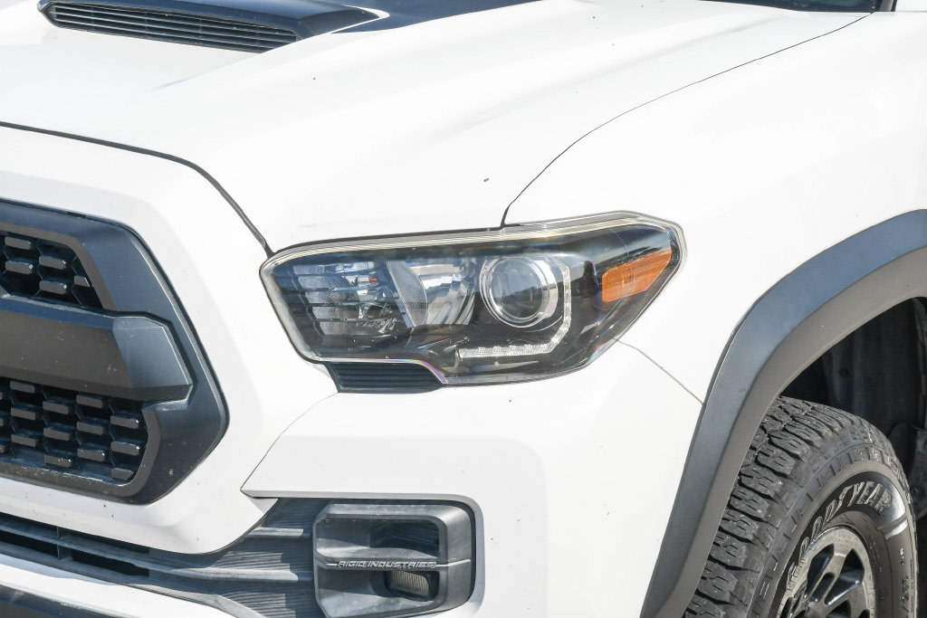 Thumbnail: 2019 Toyota Tacoma - 18