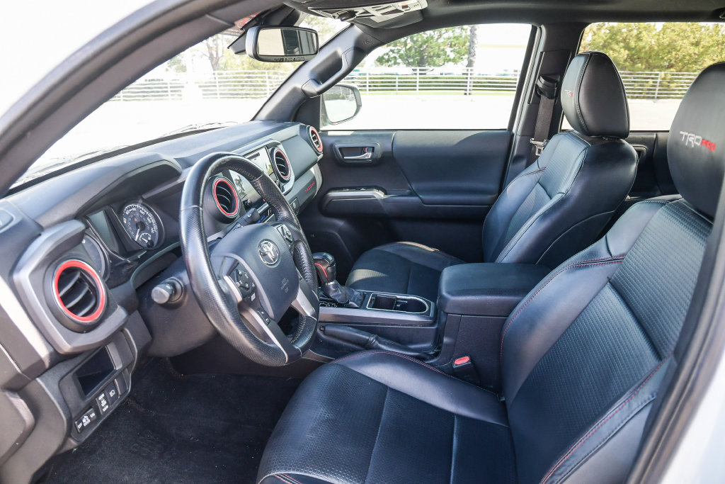 Thumbnail: 2019 Toyota Tacoma - 10