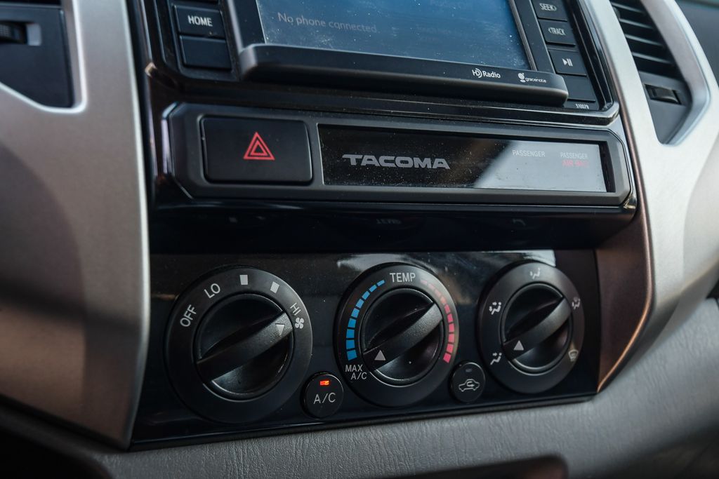 Thumbnail: 2015 Toyota Tacoma - 21
