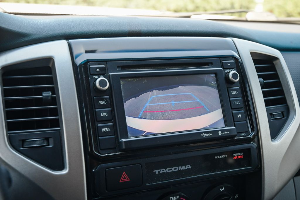 Thumbnail: 2015 Toyota Tacoma - 23