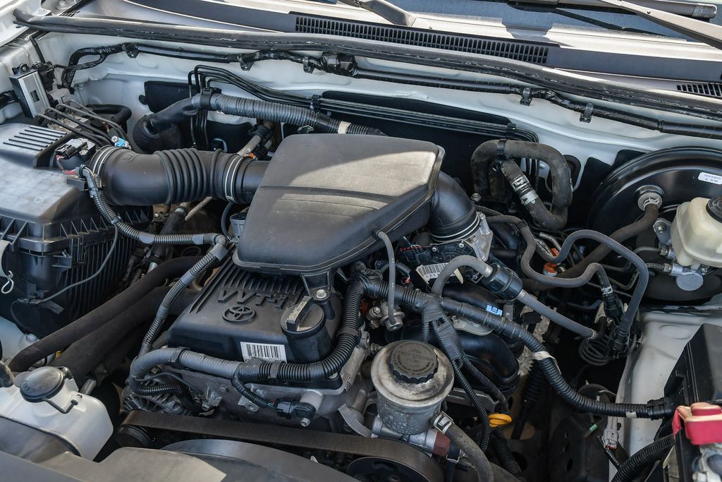 Thumbnail: 2015 Toyota Tacoma - 6
