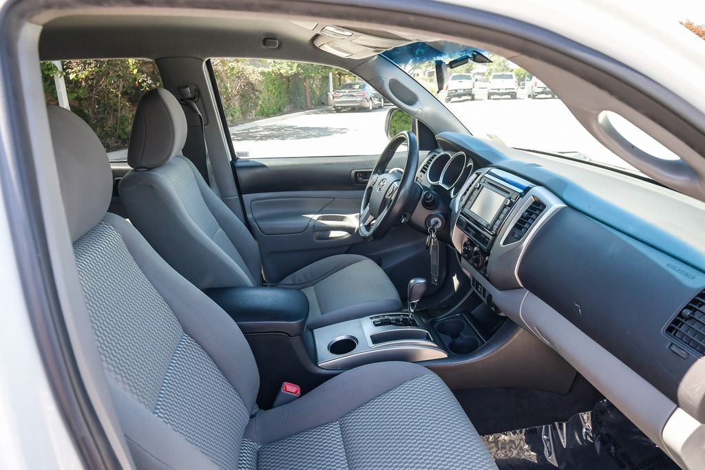 Thumbnail: 2015 Toyota Tacoma - 8