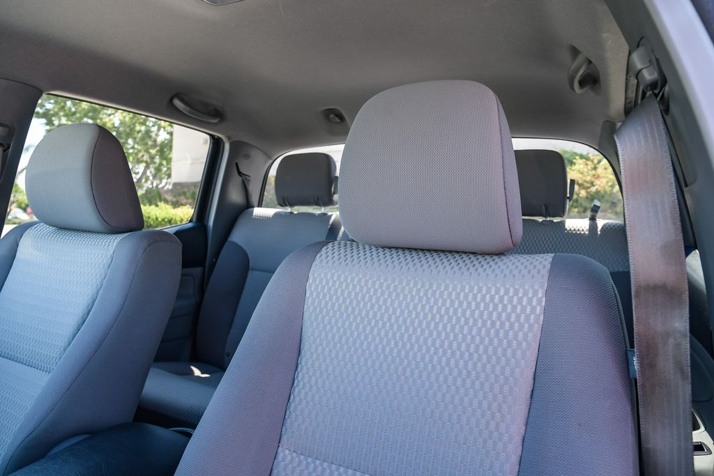 Thumbnail: 2015 Toyota Tacoma - 20