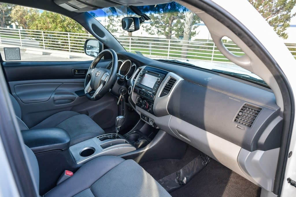 2013 Toyota Tacoma SR5 11