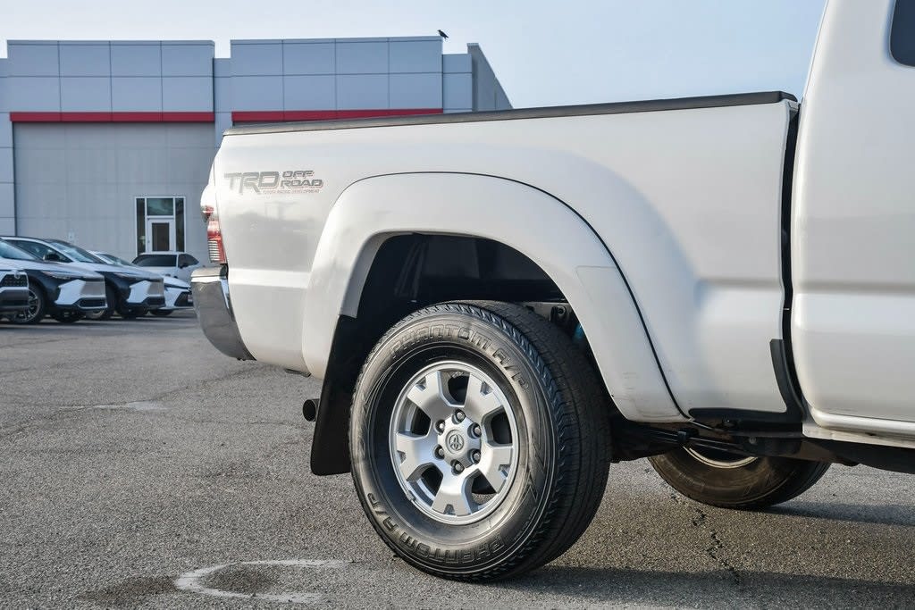 2013 Toyota Tacoma SR5 24