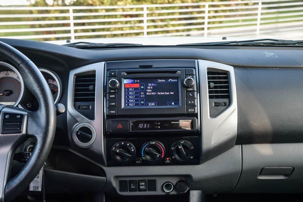 2013 Toyota Tacoma SR5 13