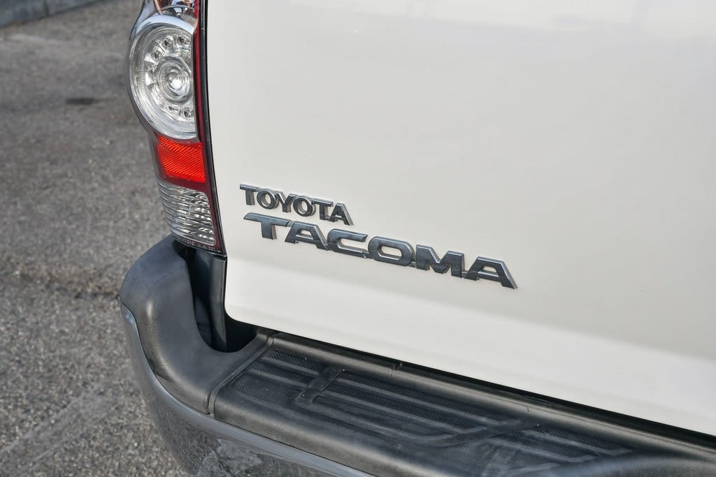 2013 Toyota Tacoma SR5 29