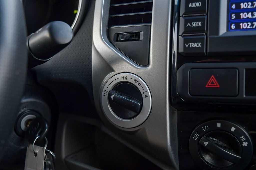 2013 Toyota Tacoma SR5 27