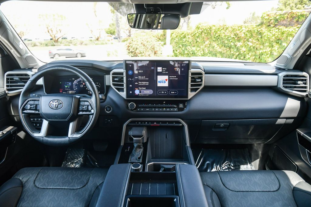 Thumbnail: 2024 Toyota Tundra - 9