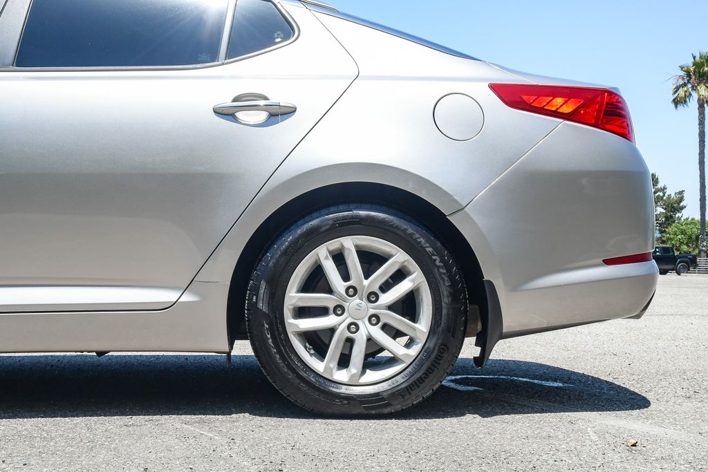 Thumbnail: 2012 Kia Optima - 21
